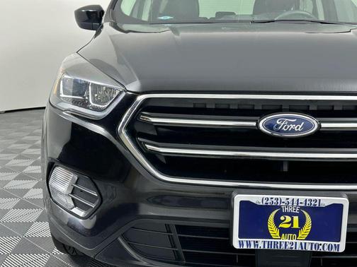 Shadow Black 2018 Ford Escape SE