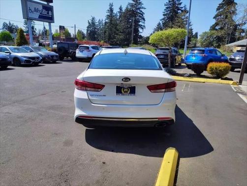 2017 Kia Optima LX