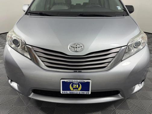 Silver Sky Metallic 2015 Toyota Sienna XLE Premium
