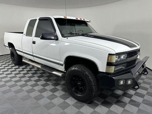 White 1994 Chevrolet 2500 Fleetside