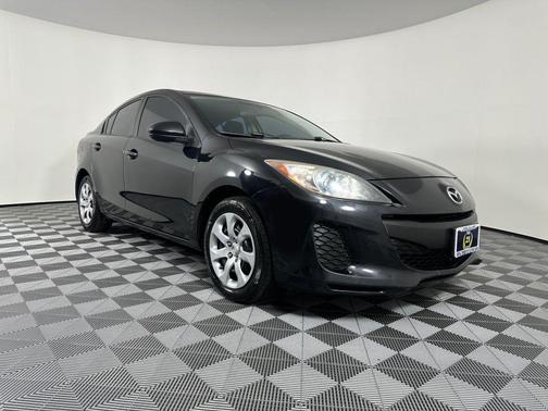 2013 Mazda Mazda3 i Sport