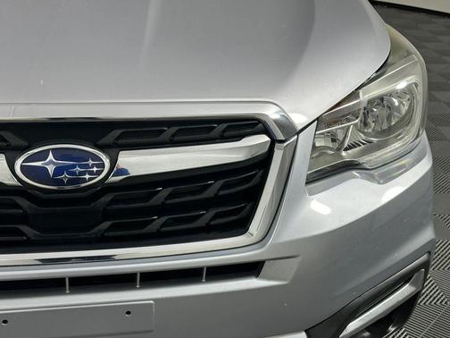Ice Silver Metallic 2017 Subaru Forester 2.5i Limited