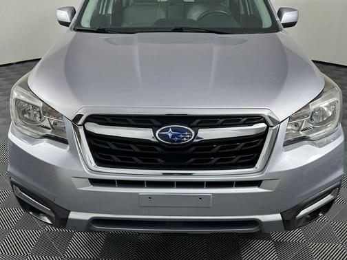 Ice Silver Metallic 2017 Subaru Forester 2.5i Limited