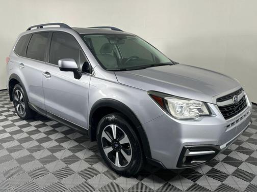 Ice Silver Metallic 2017 Subaru Forester 2.5i Limited