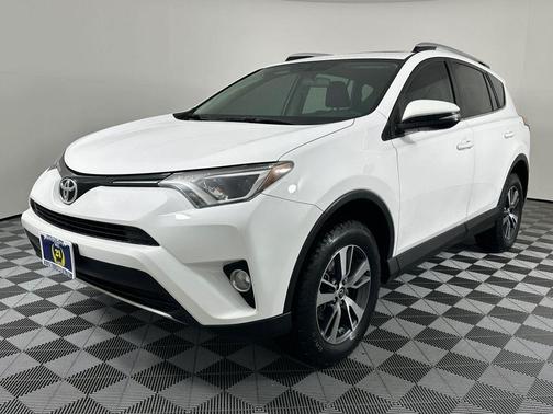 Super White 2016 Toyota RAV4 XLE