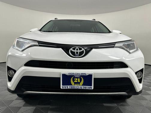 Super White 2016 Toyota RAV4 XLE