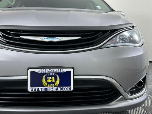 2017 Chrysler Pacifica Hybrid Premium