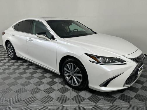 Eminent White Pearl 2019 Lexus ES 350 Base
