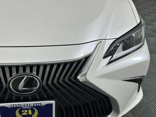 Eminent White Pearl 2019 Lexus ES 350 Base