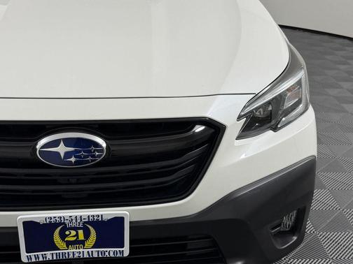 Crystal White Pearl 2020 Subaru Outback Onyx Edition XT