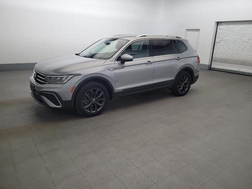 Pyrite Silver Metallic 2022 Volkswagen Tiguan 2.0T SE 4MOTION
