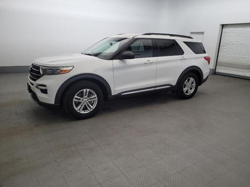 White 2020 Ford Explorer XLT