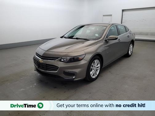 Gold 2018 Chevrolet Malibu LT