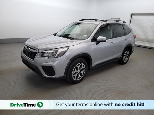 Ice Silver Metallic 2019 Subaru Forester Premium