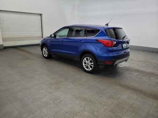 Lightning Blue Metallic 2019 Ford Escape SE