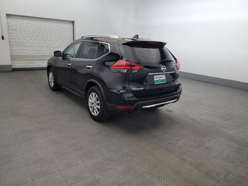 Magnetic Black 2017 Nissan Rogue SV