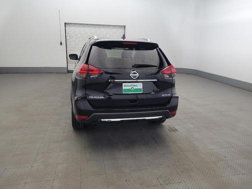 Magnetic Black 2017 Nissan Rogue SV