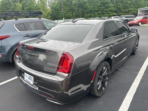 2022 Chrysler 300 Touring