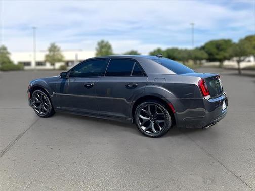 2022 Chrysler 300 Touring