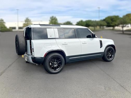 2024 Land Rover Defender 110 P300