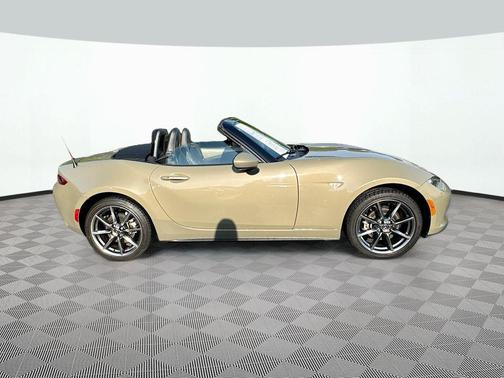 Zircon Sand 2023 Mazda MX-5 Miata Grand Touring