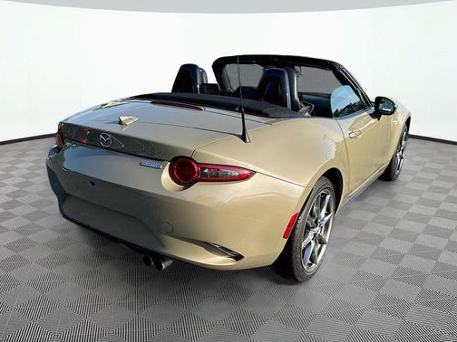 Zircon Sand 2023 Mazda MX-5 Miata Grand Touring