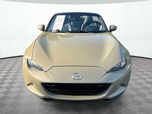 Zircon Sand 2023 Mazda MX-5 Miata Grand Touring