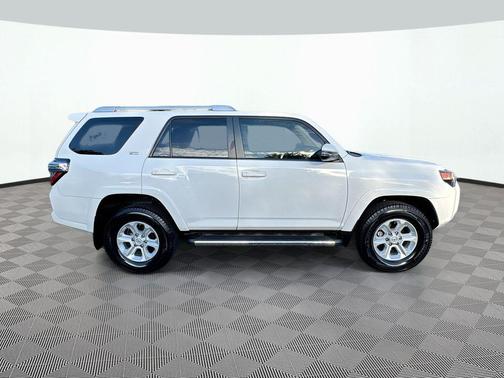 Super White 2018 Toyota 4Runner SR5 Premium