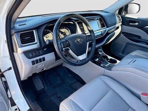 2018 Toyota Highlander 