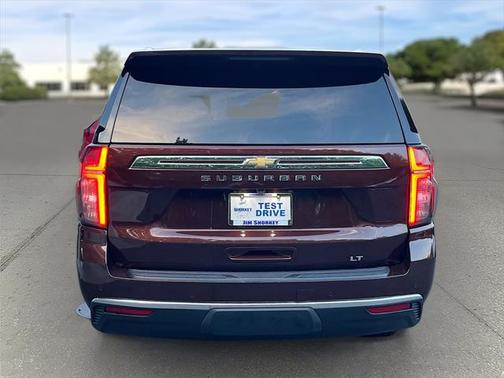 2023 Chevrolet Suburban LT