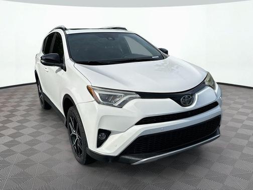 Super White 2016 Toyota RAV4 SE