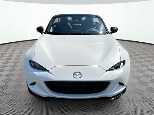 Snowflake White Pearl Mica 2026 Mazda MX-5 Miata Club