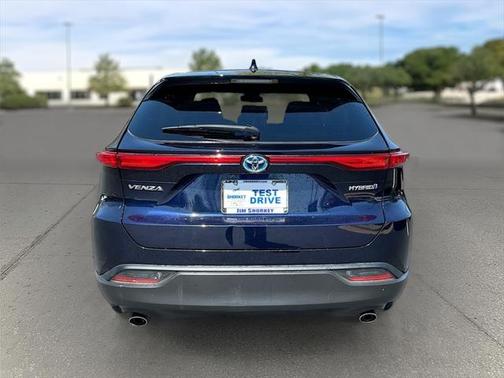 2022 Toyota Venza LE
