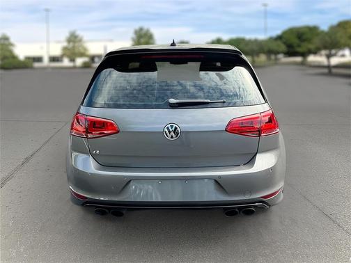 2015 Volkswagen Golf R 4-Door w/DCC & Navigation
