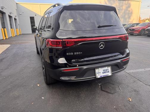 2023 Mercedes-Benz EQB 250 Base