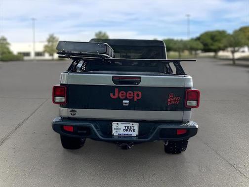 2021 Jeep Gladiator Willys 4x4