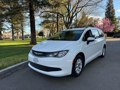 2020 Chrysler Voyager LXI