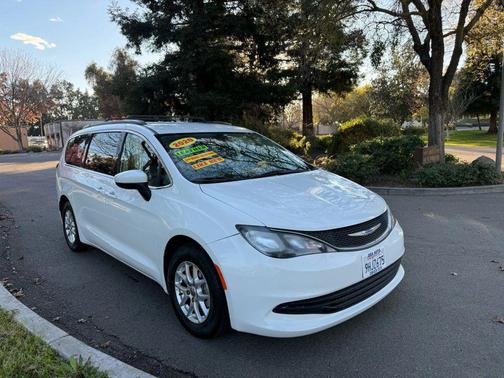 2020 Chrysler Voyager LXI