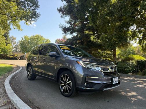 2022 Honda Pilot Touring 8-Passenger