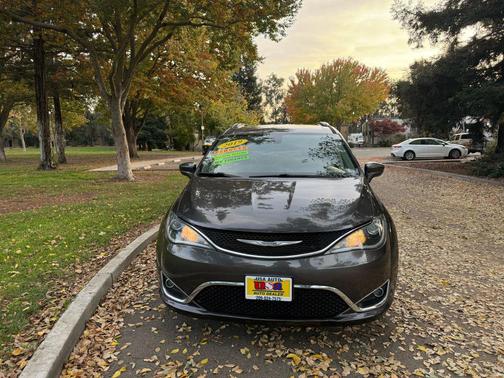 2019 Chrysler Pacifica Touring L