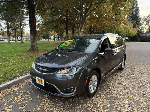 2019 Chrysler Pacifica Touring L
