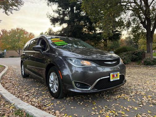 2019 Chrysler Pacifica Touring L