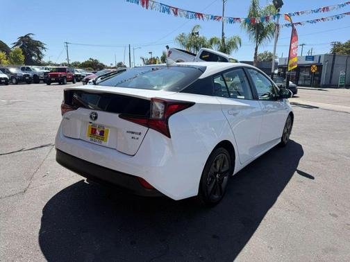 2019 Toyota Prius XLE