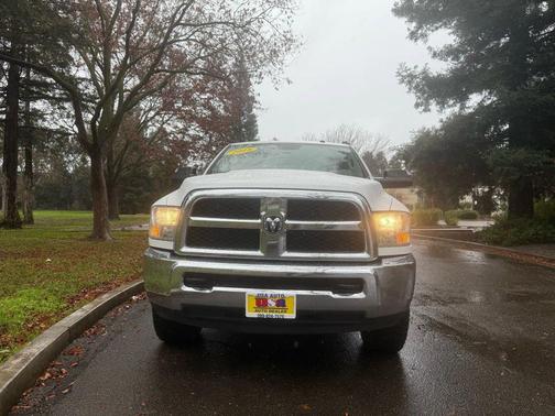 2018 RAM 3500 Tradesman Crew Cab 4x4 8' Box