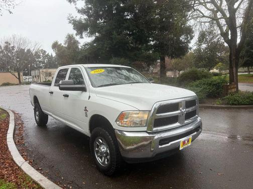 2018 RAM 3500 Tradesman Crew Cab 4x4 8' Box