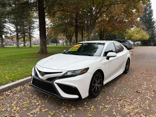 2021 Toyota Camry SE