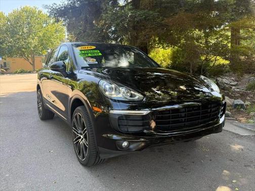 2016 Porsche Cayenne Base