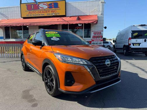 2022 Nissan Kicks SR