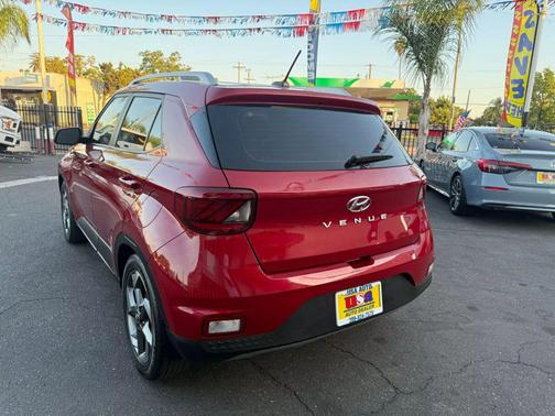 2023 Hyundai VENUE Limited