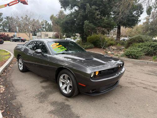 2021 Dodge Challenger SXT